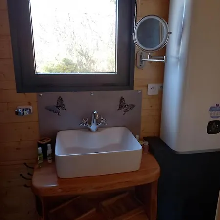 Holiday home Roulotte Au Paradis