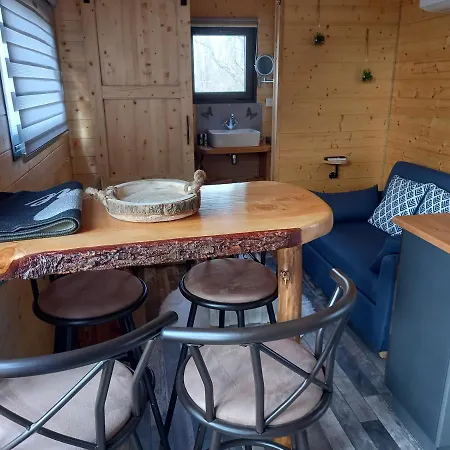 Сasa de vacaciones Roulotte Au Paradis *